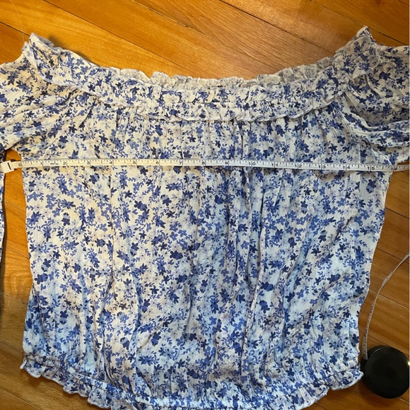 Printed off the shoulder Top - Picture 8 of 9